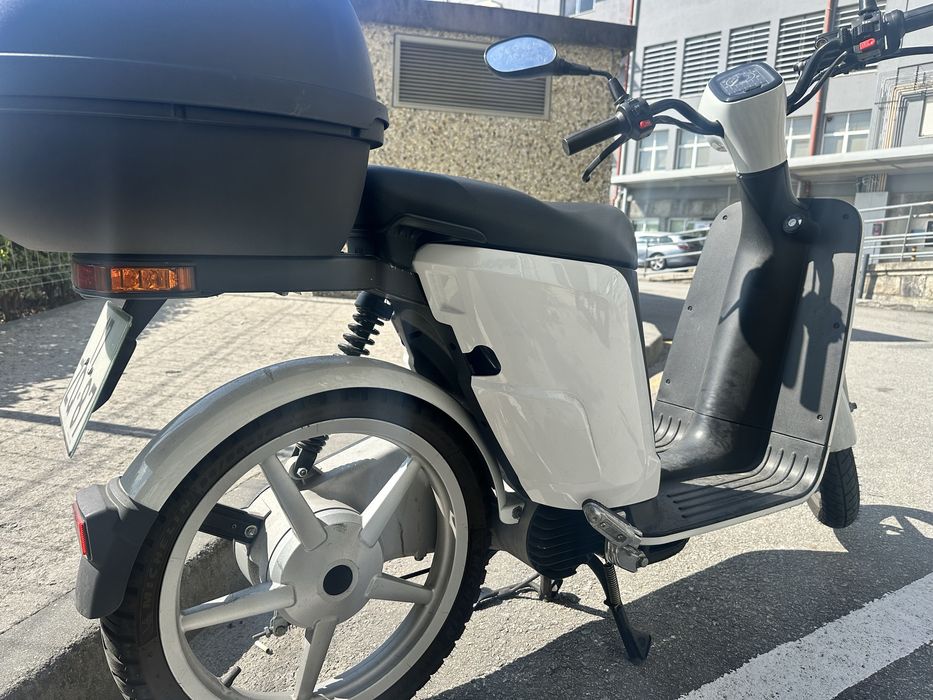 Askoll ES eletrica Motociclo equivalente 125cc