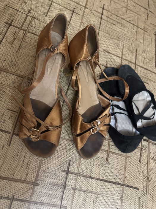 Туфли бальные, 39женск. на каблуке.