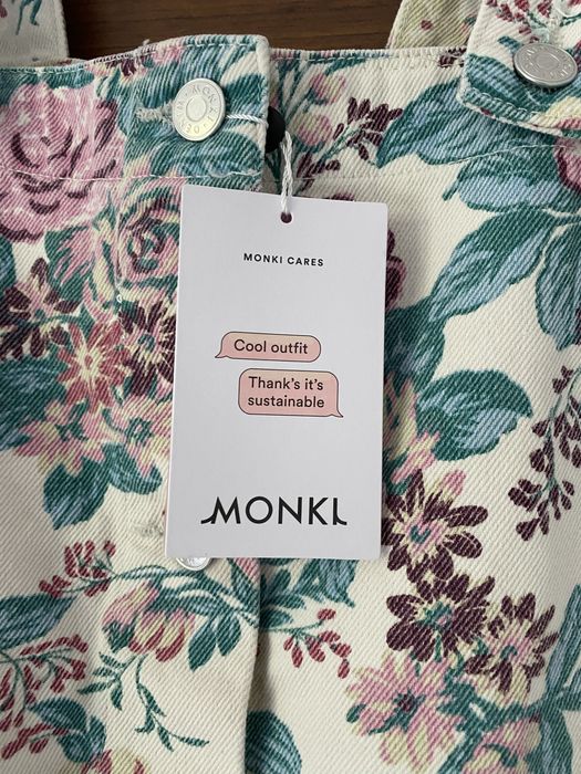 Sukienka ogrodniczka Monki