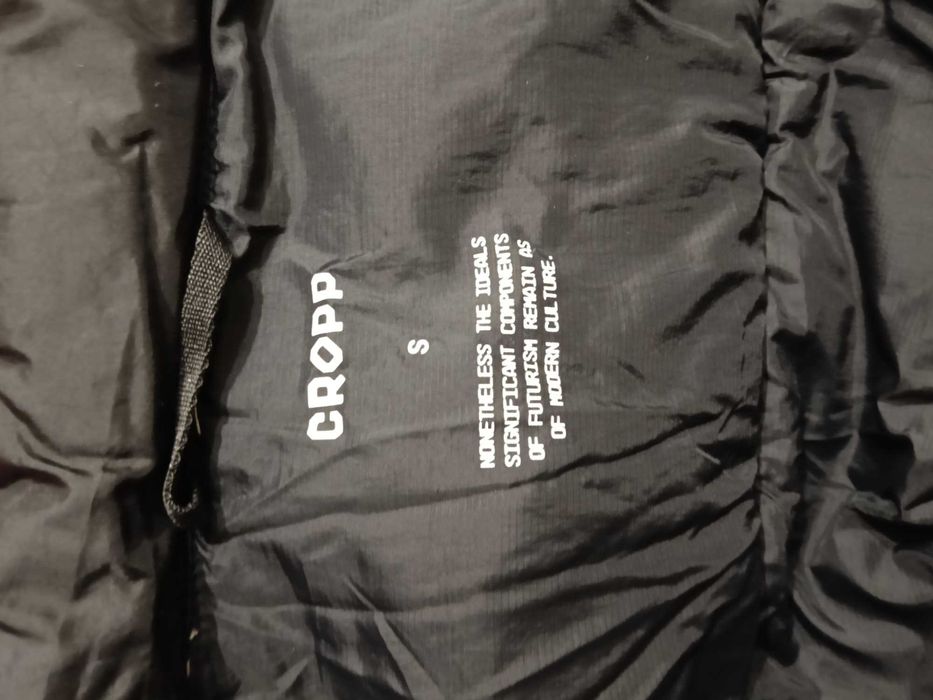 Продам нову легеньку жилетку Cropp