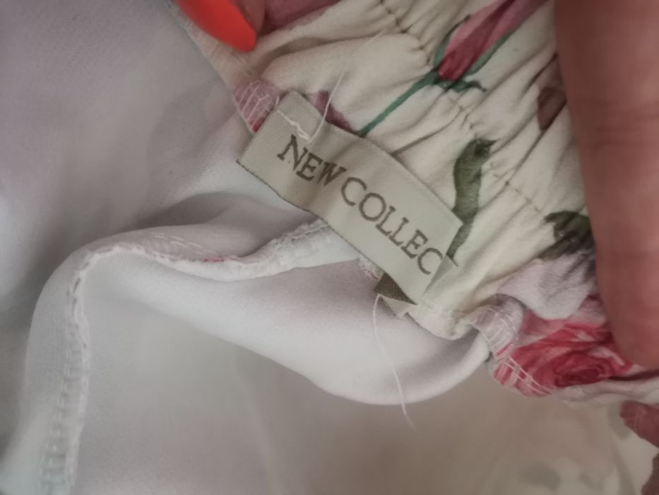 Beżowe spódnico spodenki uniwersalny w różowe kwiaty eleganckie