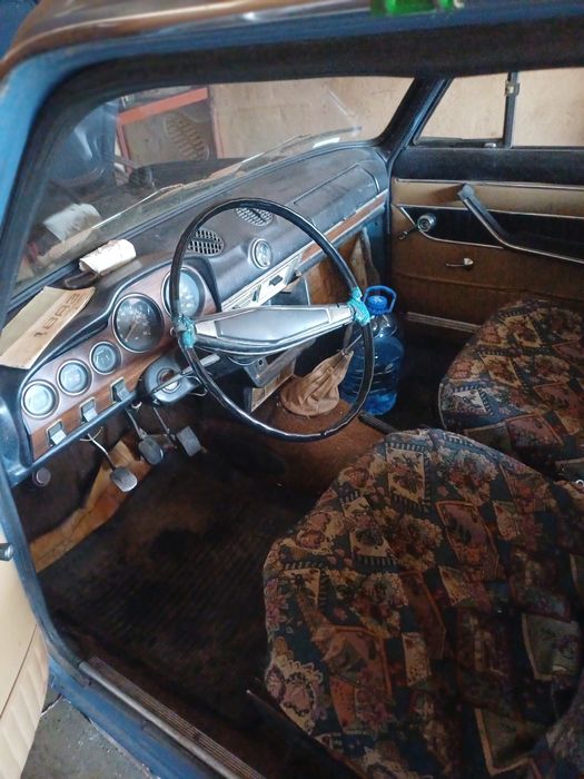 ВАЗ 2103 ,1975г, синего цвета.