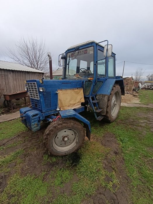 Трактор Беларус МТЗ 80 у робочому стані