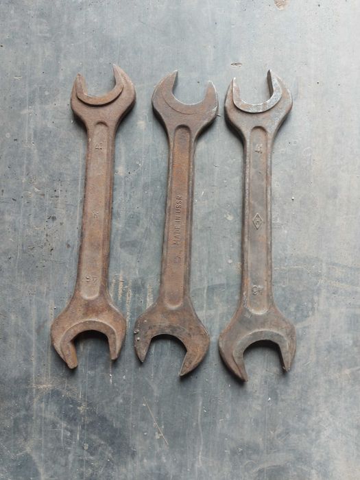 Прода ключі великих розмірів.