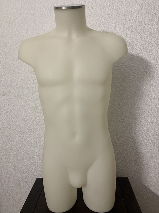 Busto com ombreiras NOVO