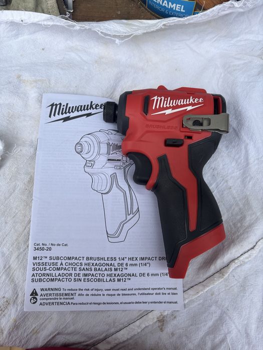 Milwaukee m12  3450-20  с сумкой