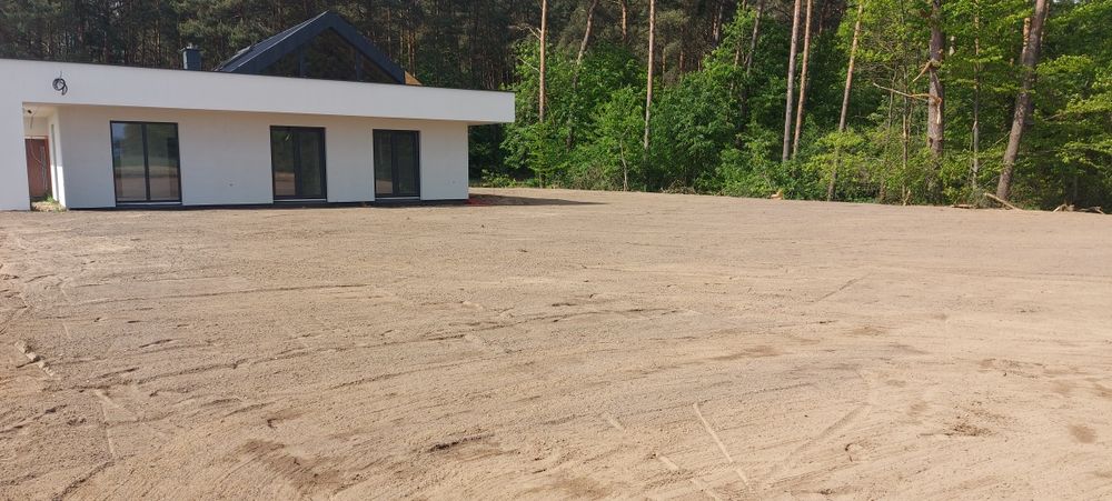 Trawniki zakładanie ,glebogryzarka separacyjna, koszenie,  rębak itp.