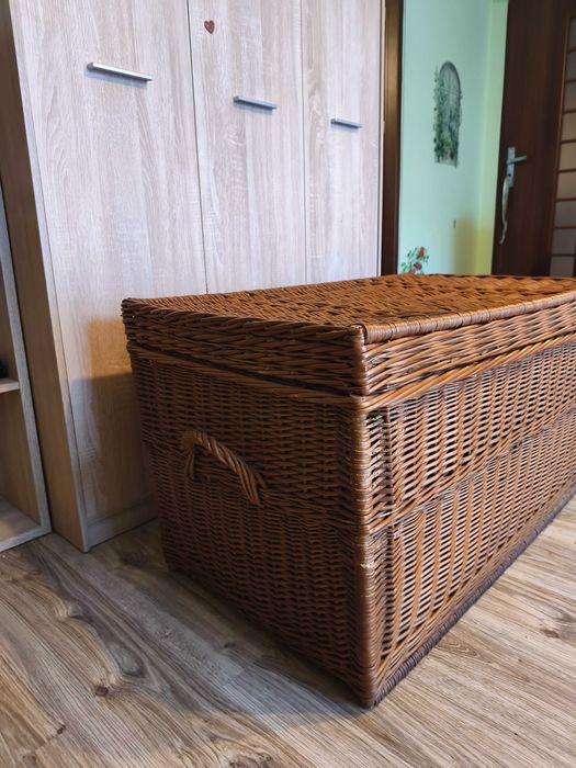 Kufer, kosz wiklinowy. Pojemnik bardzo duży