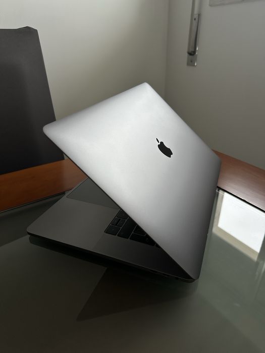 MacBook Pro 15" 201764551597738627121