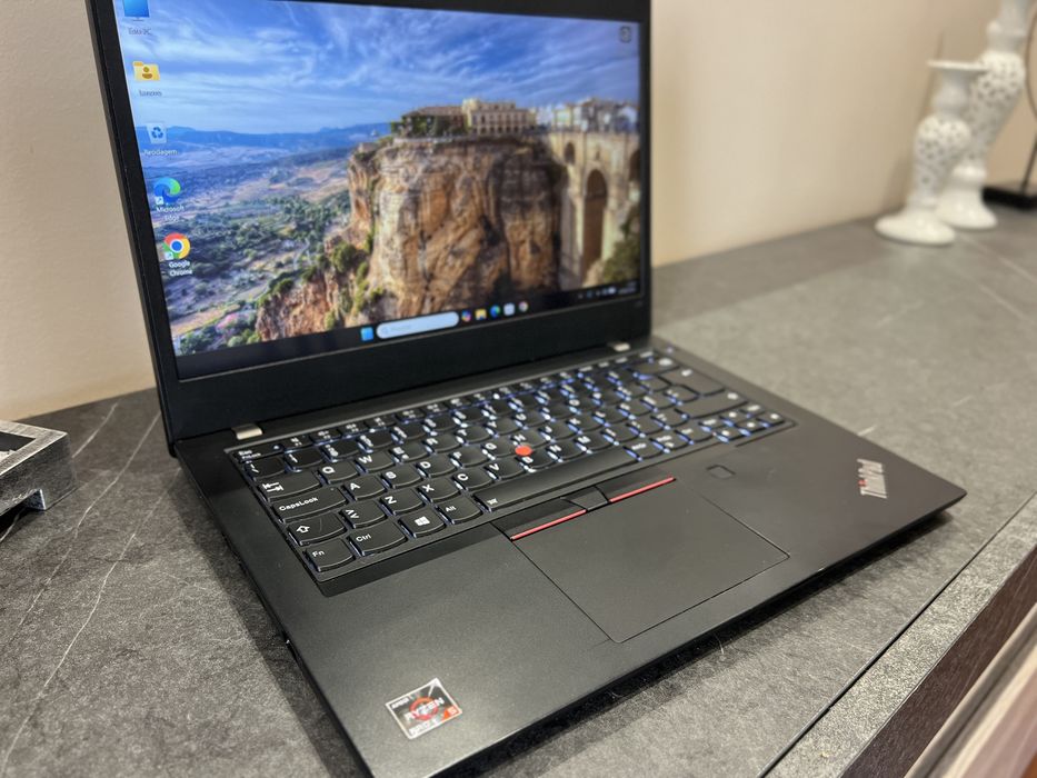 Lenovo Thinkpad L14 Touch Ryzen 5 PRO 4650U/16Gb RAM/SSD 256Gb/Gráfica 2Gb