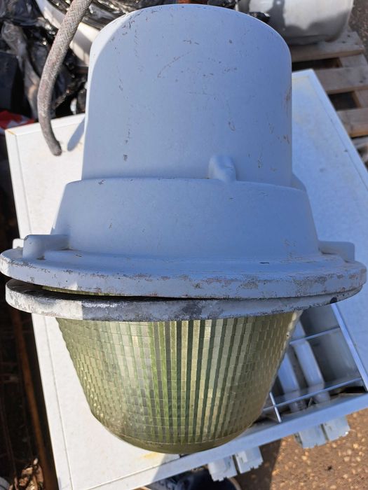 lampa przemysłowa idustrialna mesko