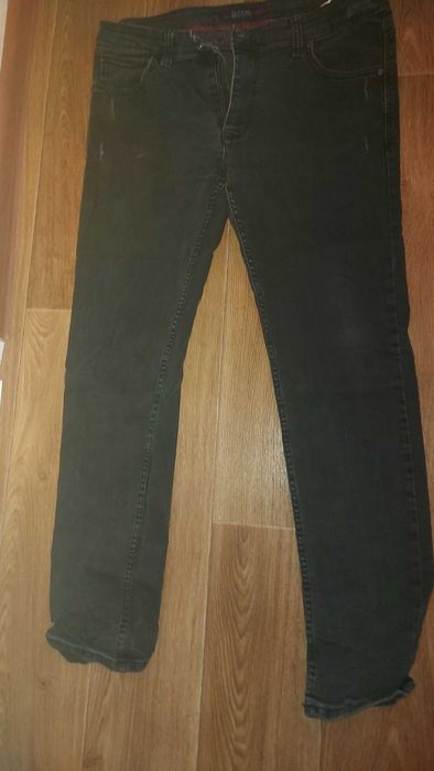 Джинси чорні заужені з потертостями