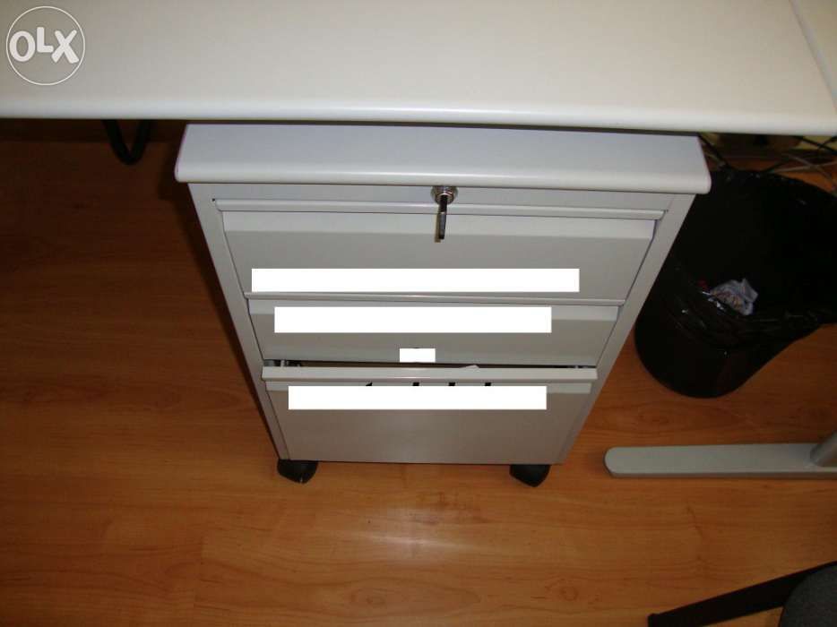 Drawer unit on wheels in gray color