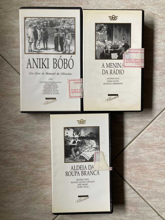 Cassetes VHS de filmes clássicos Portugueses