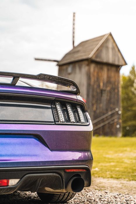 Ford Mustang - Wynajem Białystok I Manual I 370KM I Addictive Cars