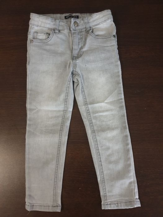 Spodnie Reserved slim fit 104