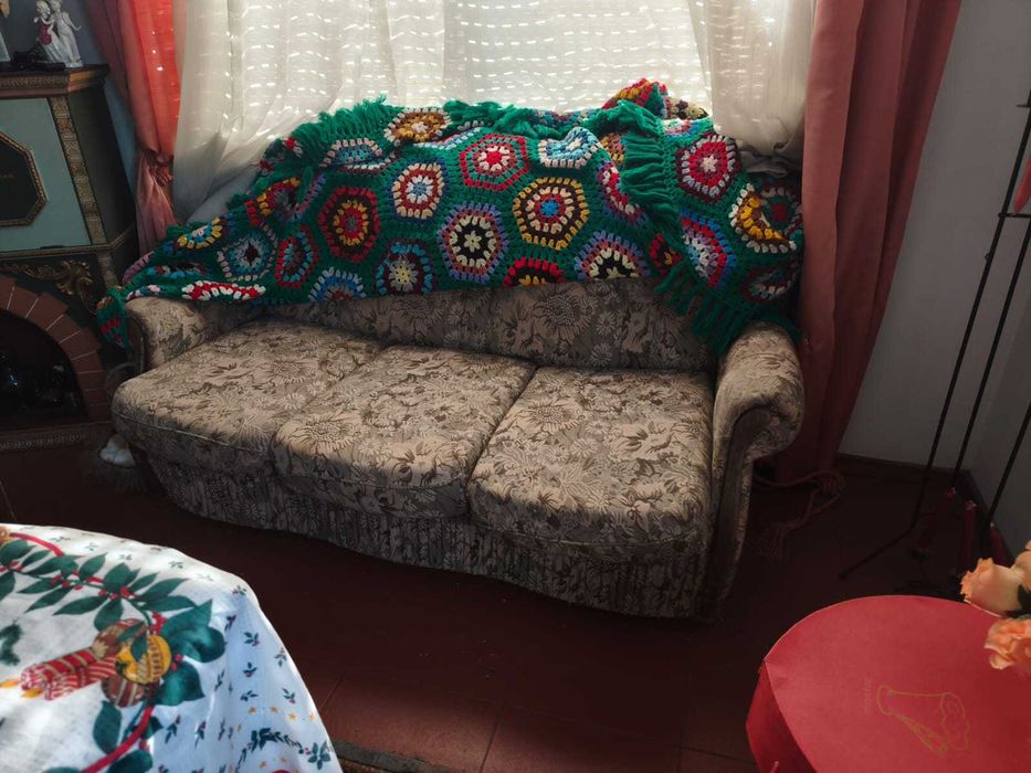 Mobiliário, quarto, sala e loiças