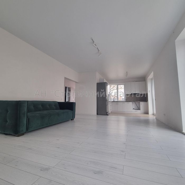 Продаж будинку з ремонтом та меблями у с. Гореничі