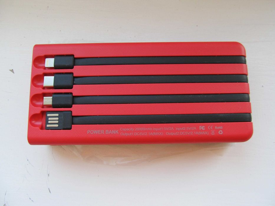 Внешний аккумулятор Power bank с кабелями для зарядки 10000мАч