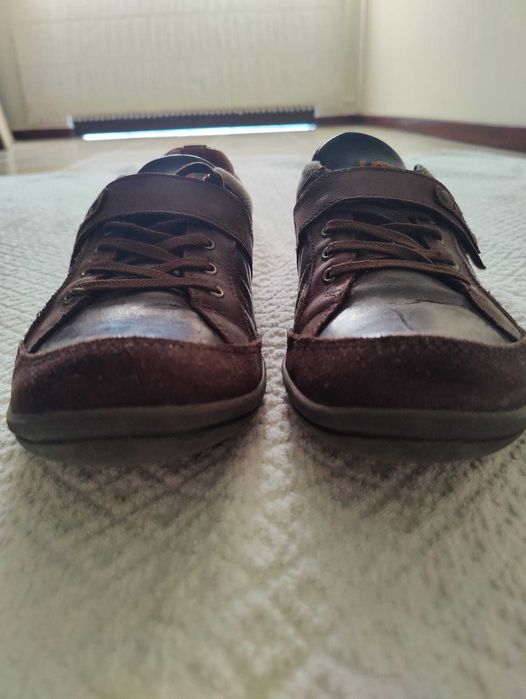 Sapatilhas Levis tam. 42 em excelente estado