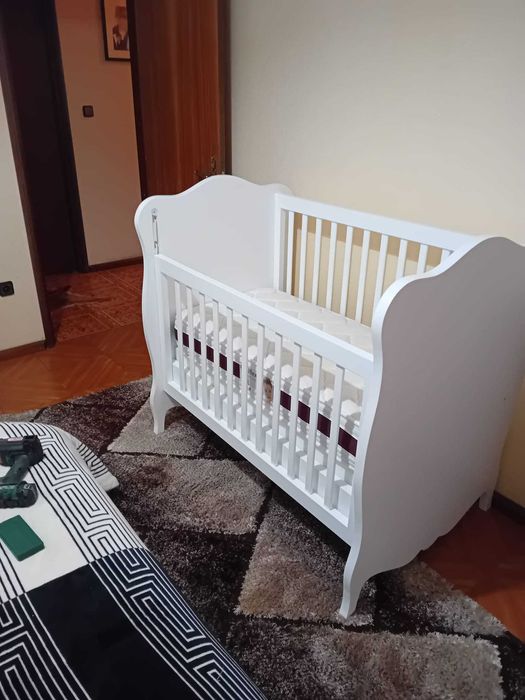 Cama de criança com colchão