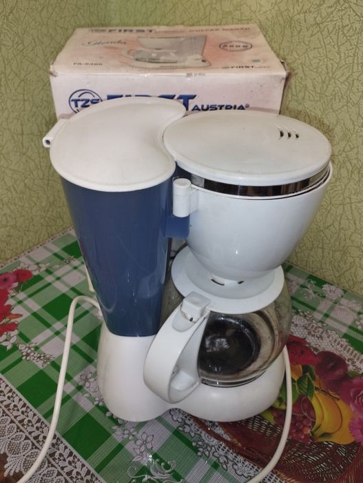 Кофеварка First 5466 в рабочем состоянии