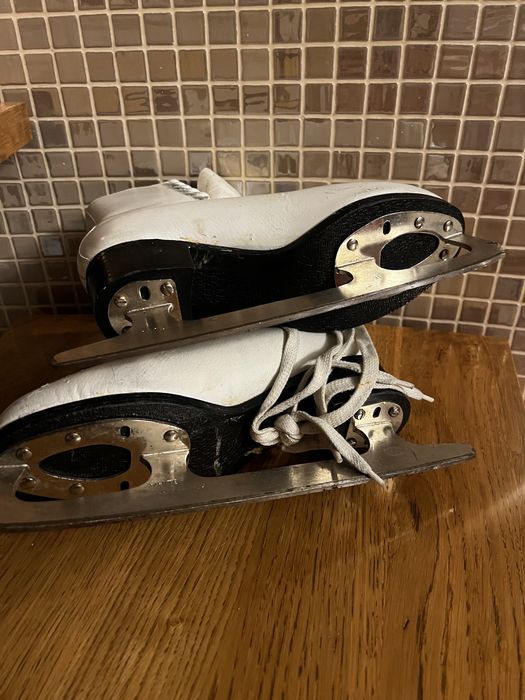 Łyżwy figurowe rozmiar 38 (24 cm)