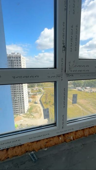 Обмін /продаж 3-кімнатної квартири 73.5 м +гараж у Броварах на будинок