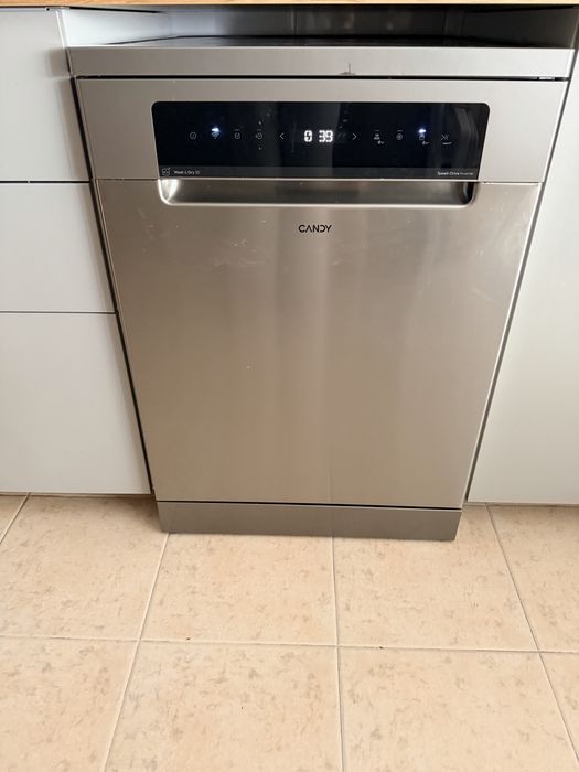 Máquina de Lavar Loiça Candy CNF 4A4S3PSX – Como Nova