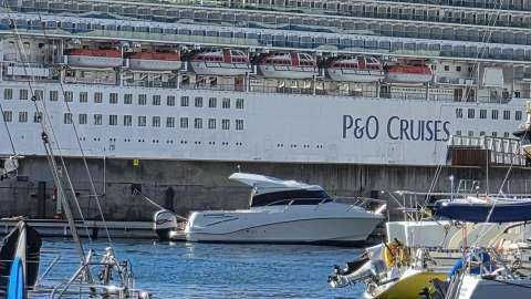 Barco cabinado quicksilver weekend 640