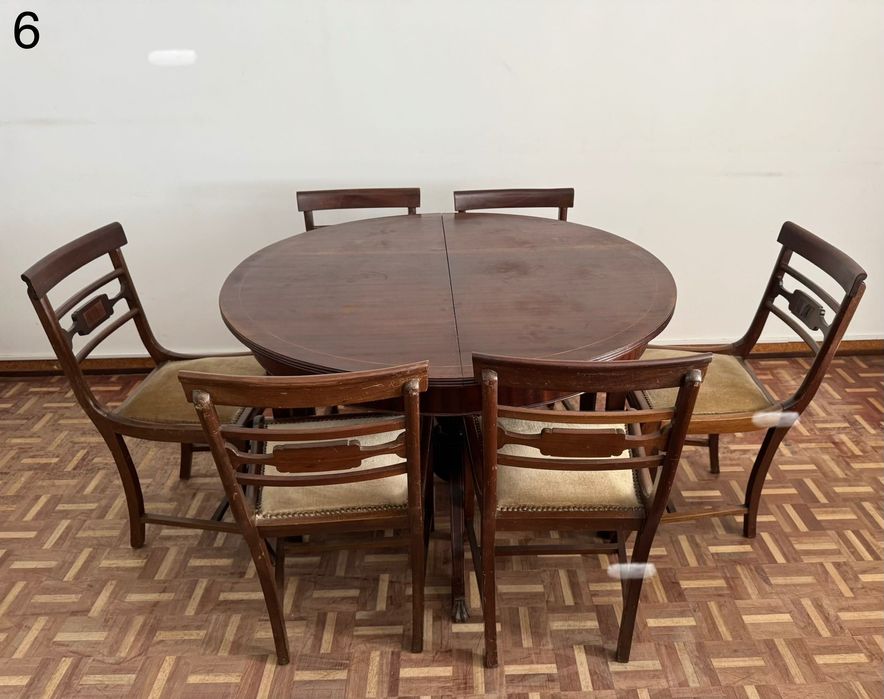 Mesa de jantar clássica com 6 cadeiras em madeira maciça