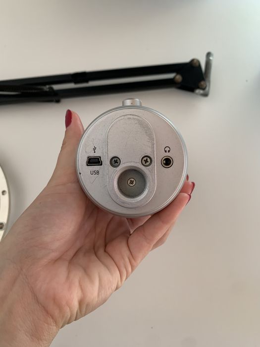 Blue Yeti USB + suporte aranha e braço