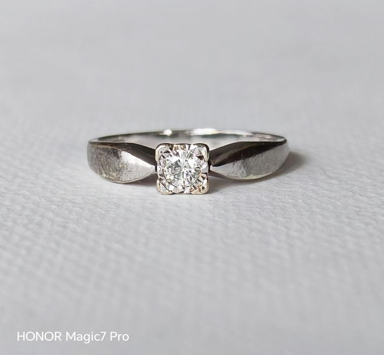 Pierścionek, złoto 9k, brylant 0,12ct.