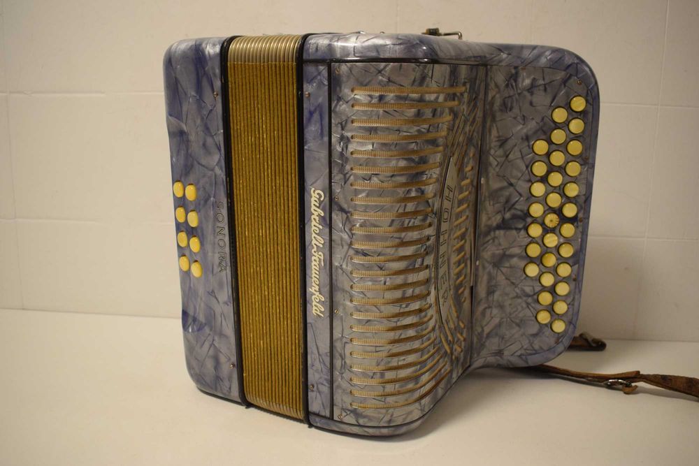 Concertina hohner club IIb Victoria 2 Voz Tonalidade. Do. N 70