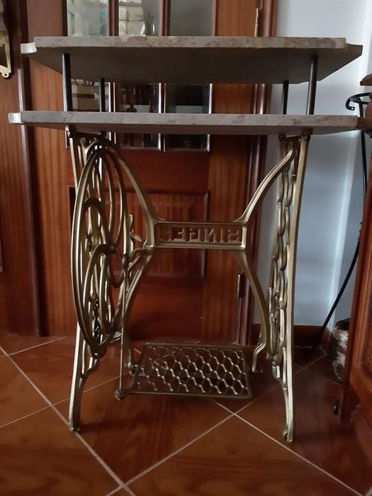 Móvel Máquina Costura para TV