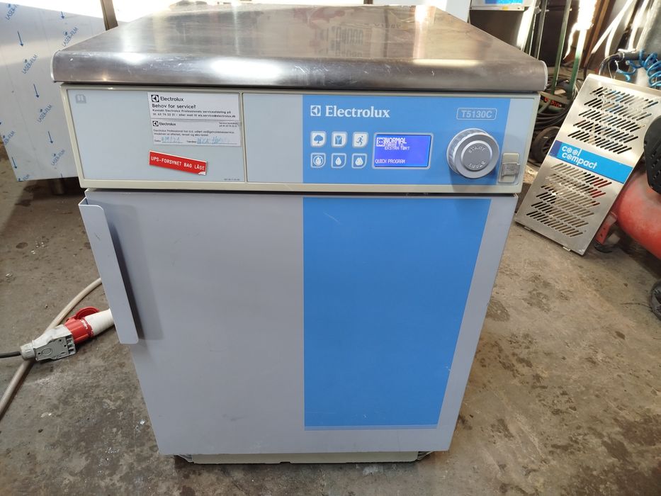 Сушка для білизни професійна Electrolux.