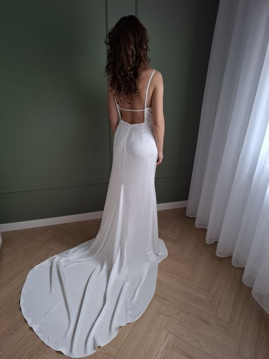 Suknia Ślubna odkryte plecy r. M