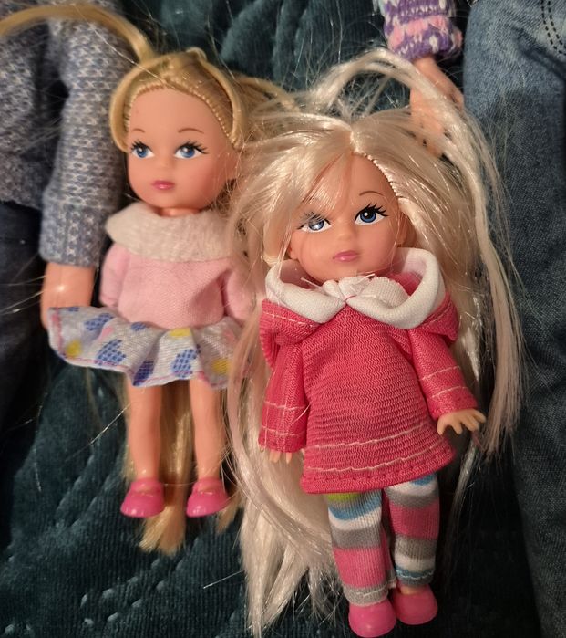 Zestaw rodzinką Barbie i cabriolet