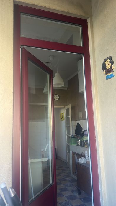 Caixilharia de alumínio, pvc e madeira