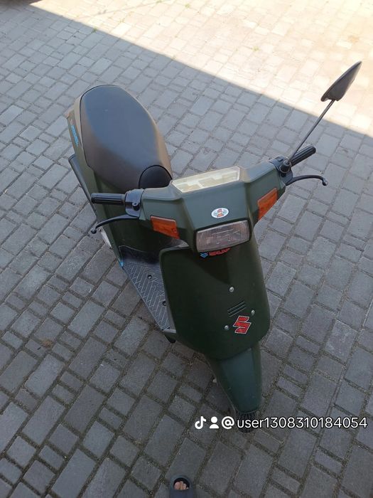 Продам скутер Сузукі 50см³