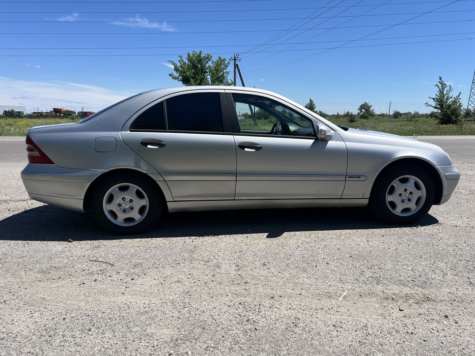 Mercedes Benz C180