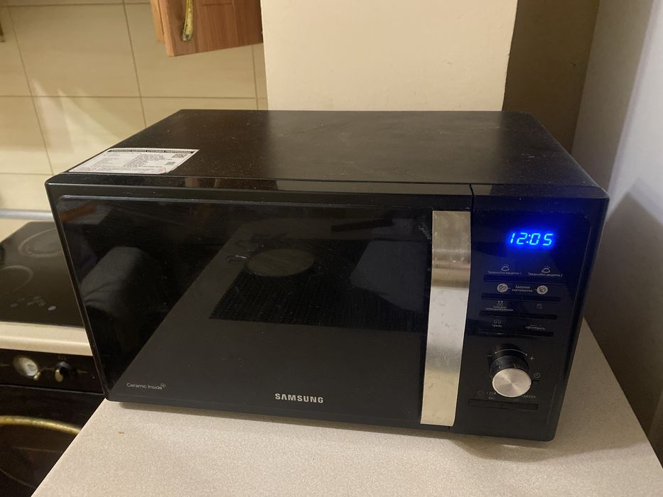 Мікрохвильова піч SAMSUNG MG23F302TAK/UA