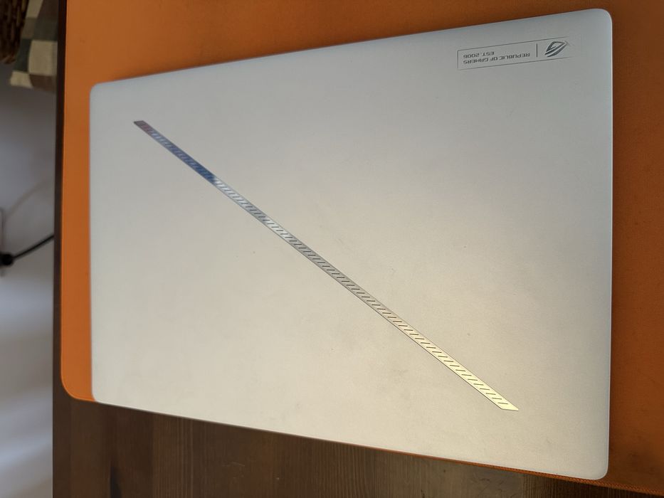 ASUS Zephyrus G16 (White Edition)