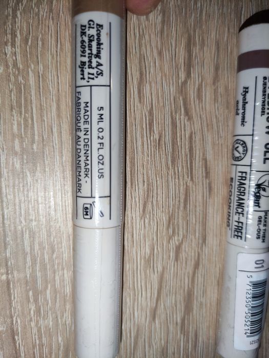 Zestaw 2 żeli do brwi z kwasem hialuronowym– kolory 01 i 02