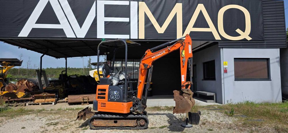 Mini giratoria Hitachi ZX19 -  1950KG