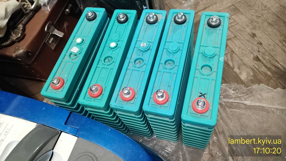 несправний залізофосфатний акумулятор