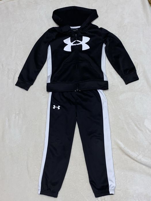Спортивний костюм   Under Armour р-р 104-110 на вік 4-5 років