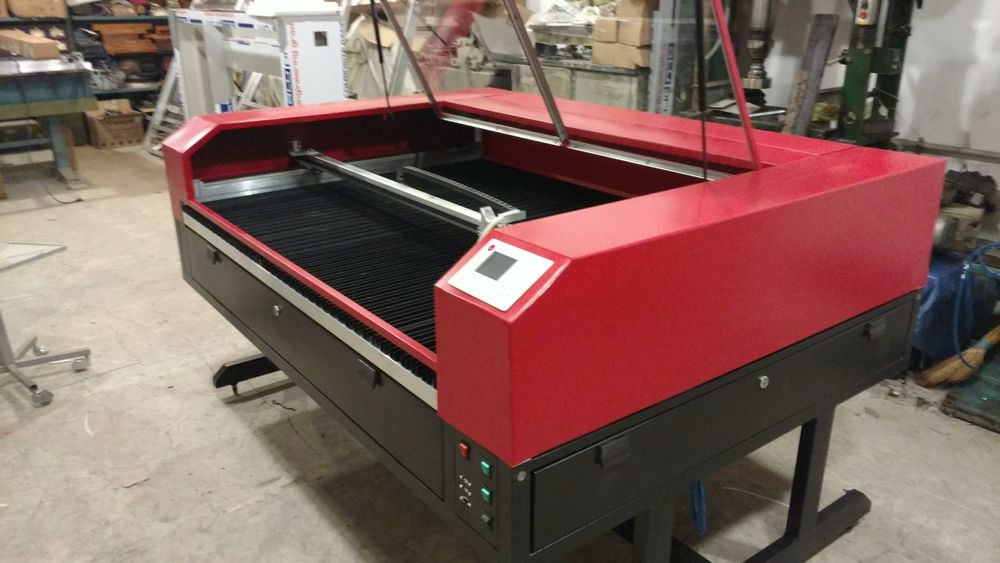 Лазерный станок гравер СО2