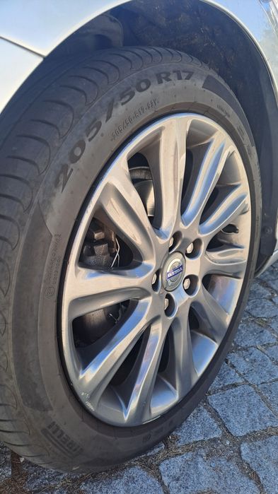 VOLVO V40 D2 2013