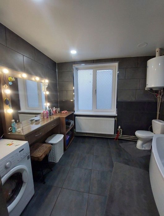 Продам современный 2-этажный дом 240 м² с видом на Днепр.